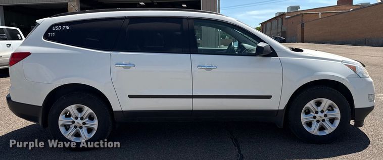 image for item DZ8873 2011 Chevrolet Traverse SUV