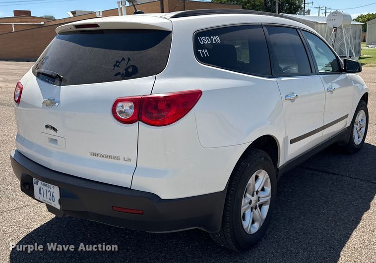 image for item DZ8873 2011 Chevrolet Traverse SUV