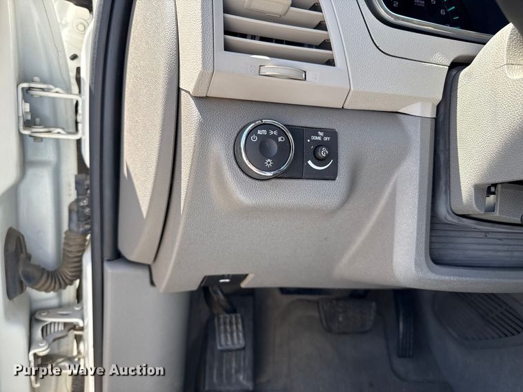 image for item DZ8873 2011 Chevrolet Traverse SUV