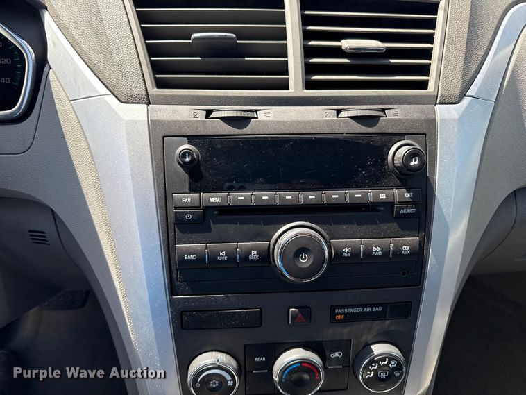 image for item DZ8873 2011 Chevrolet Traverse SUV