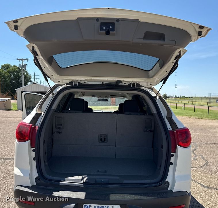 image for item DZ8873 2011 Chevrolet Traverse SUV