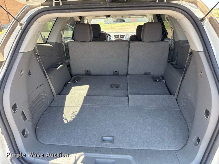 image for item DZ8873 2011 Chevrolet Traverse SUV