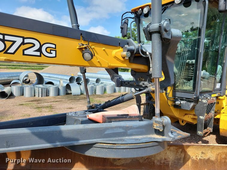 image for item EA2513 2014 John Deere 672G motor grader