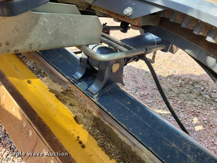 image for item EA2513 2014 John Deere 672G motor grader