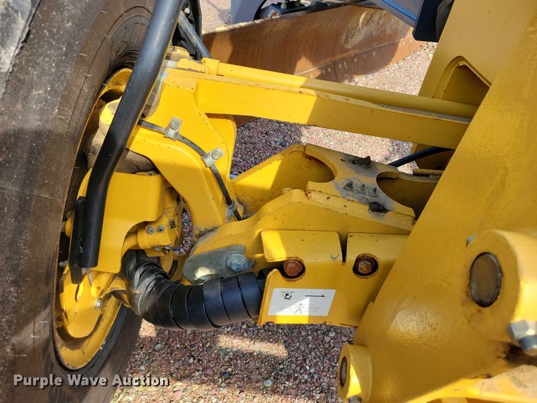 image for item EA2513 2014 John Deere 672G motor grader