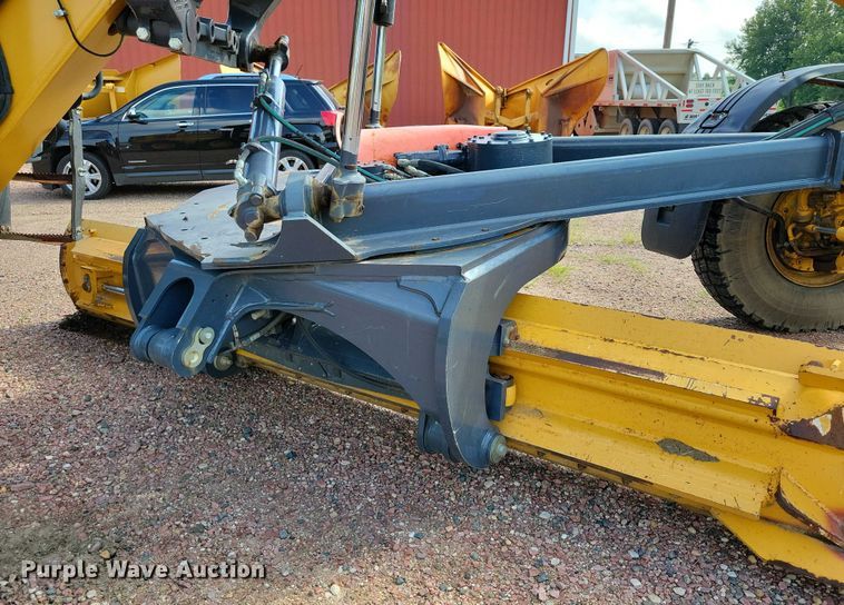 image for item EA2513 2014 John Deere 672G motor grader