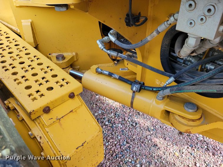 image for item EA2513 2014 John Deere 672G motor grader