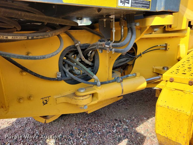 image for item EA2513 2014 John Deere 672G motor grader