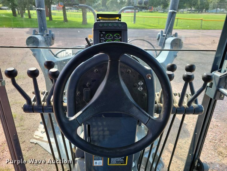 image for item EA2513 2014 John Deere 672G motor grader