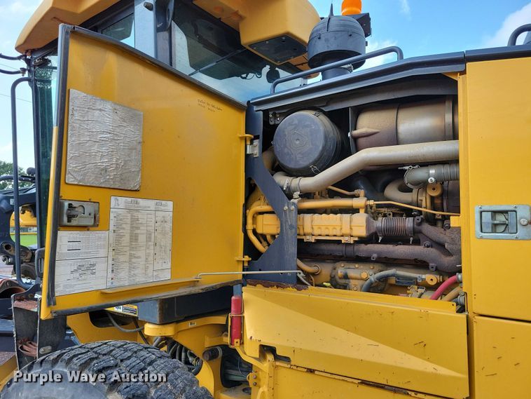 image for item EA2513 2014 John Deere 672G motor grader