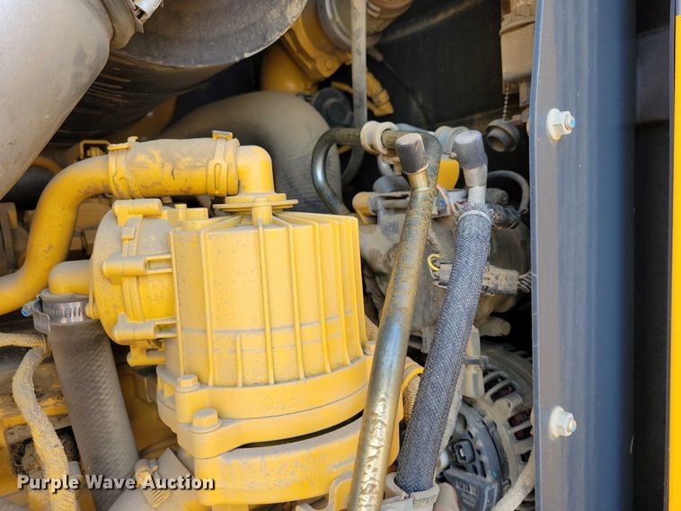 image for item EA2513 2014 John Deere 672G motor grader