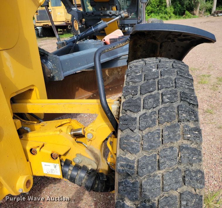 image for item EA2513 2014 John Deere 672G motor grader