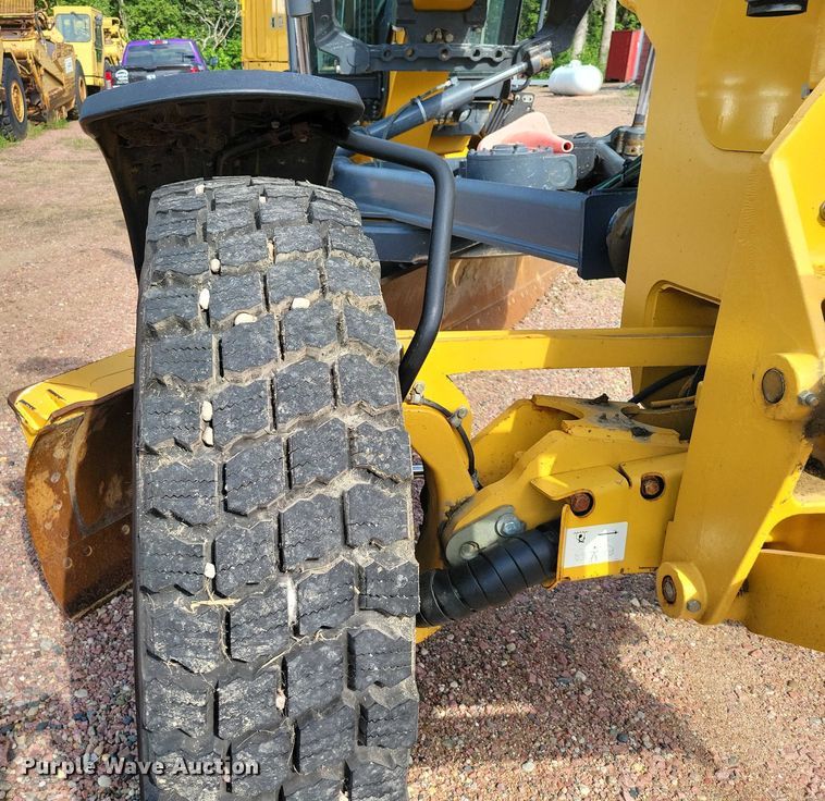 image for item EA2513 2014 John Deere 672G motor grader