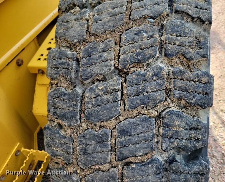 image for item EA2513 2014 John Deere 672G motor grader