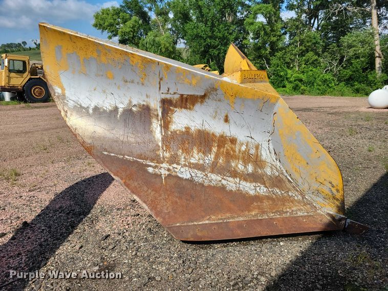 image for item EA2513 2014 John Deere 672G motor grader