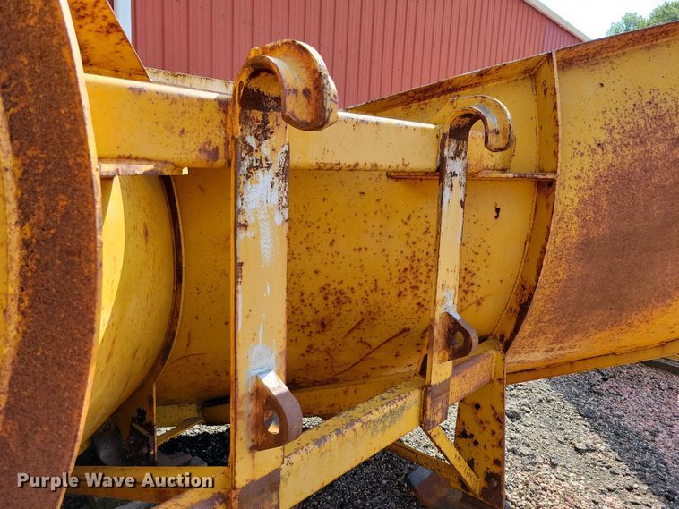 image for item EA2513 2014 John Deere 672G motor grader