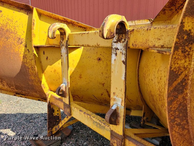 image for item EA2513 2014 John Deere 672G motor grader