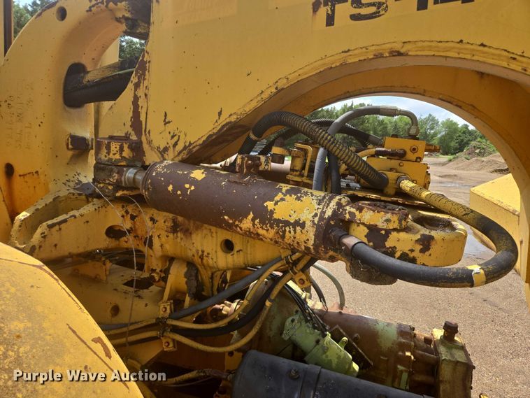 image for item EB0974 1965 Euclid TS-14 scraper