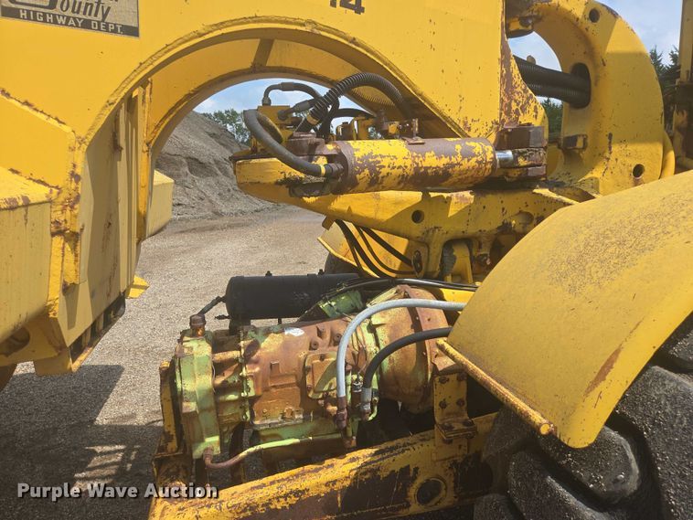 image for item EB0974 1965 Euclid TS-14 scraper