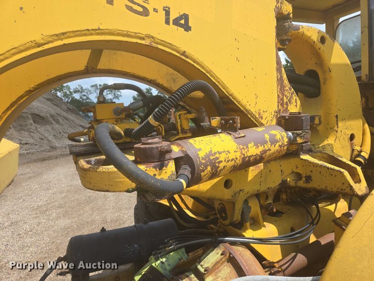 image for item EB0974 1965 Euclid TS-14 scraper