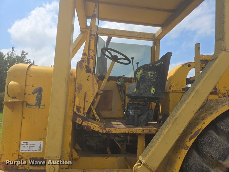 image for item EB0974 1965 Euclid TS-14 scraper