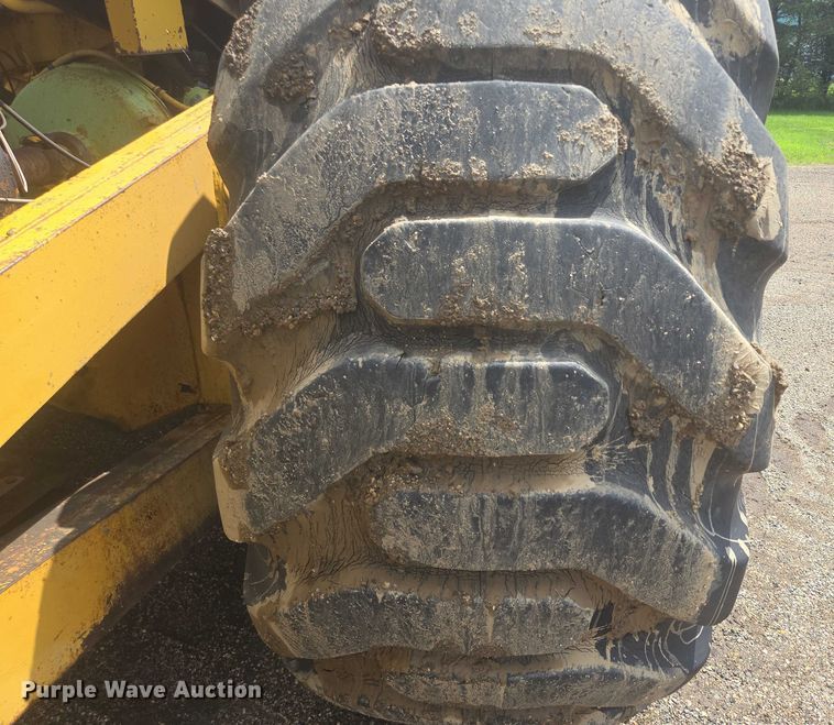 image for item EB0974 1965 Euclid TS-14 scraper