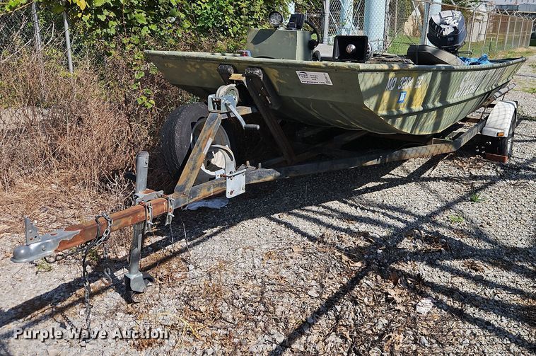 image for item EB8178 1987 Lowe  boat