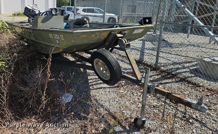 image for item EB8178 1987 Lowe  boat