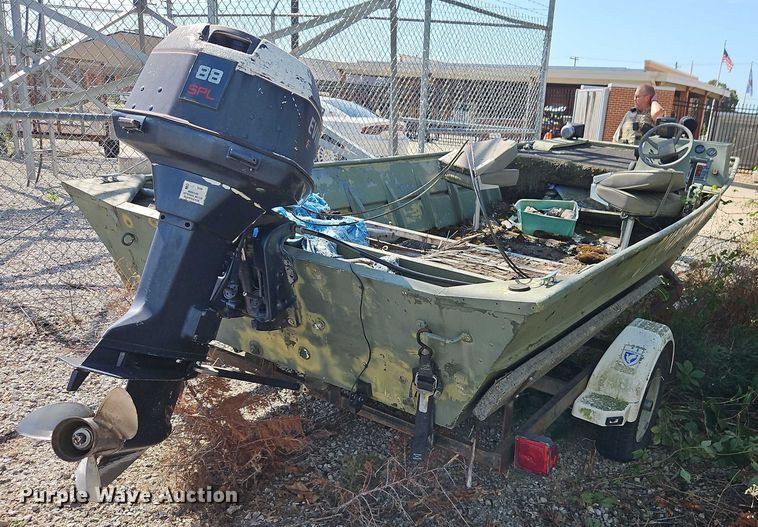 image for item EB8178 1987 Lowe  boat