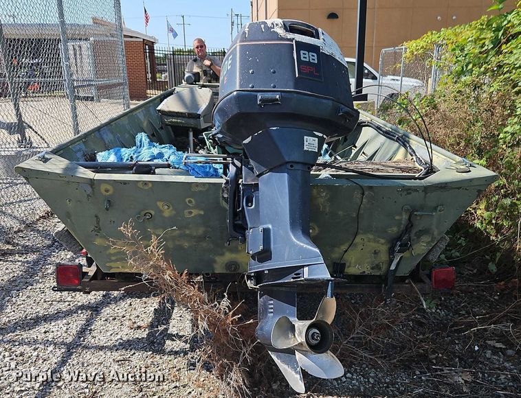 image for item EB8178 1987 Lowe  boat