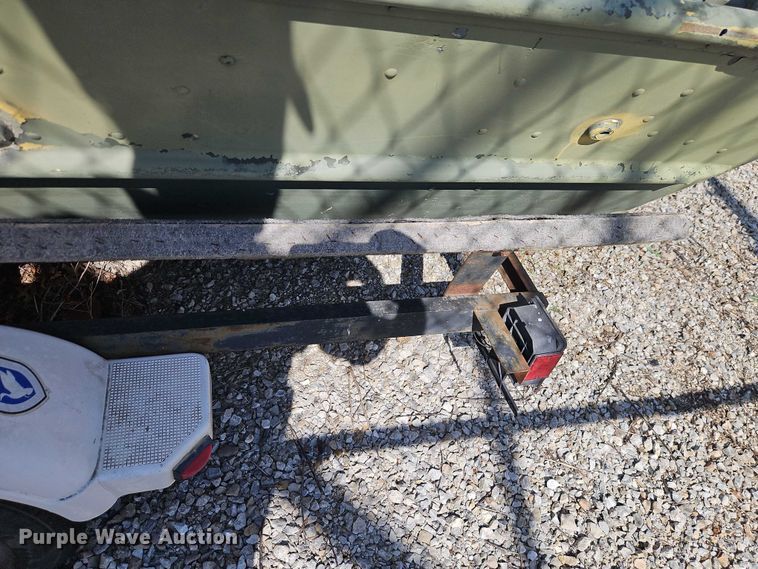 image for item EB8178 1987 Lowe  boat