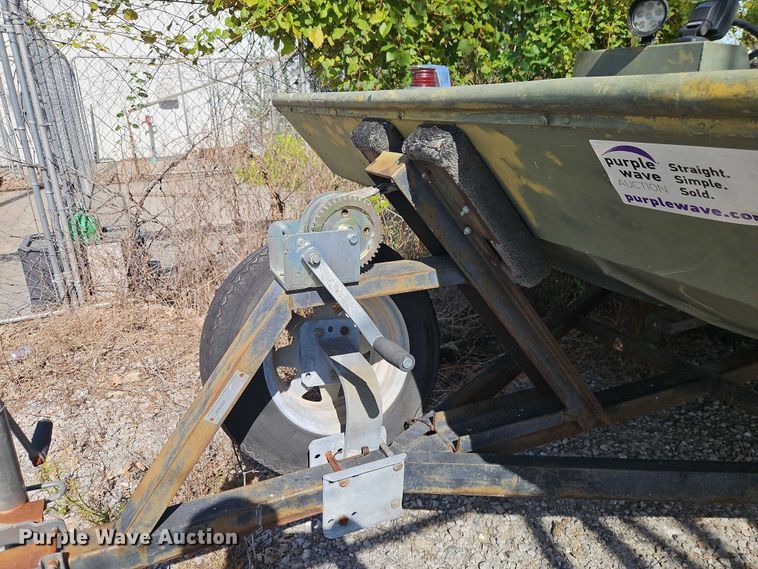 image for item EB8178 1987 Lowe  boat