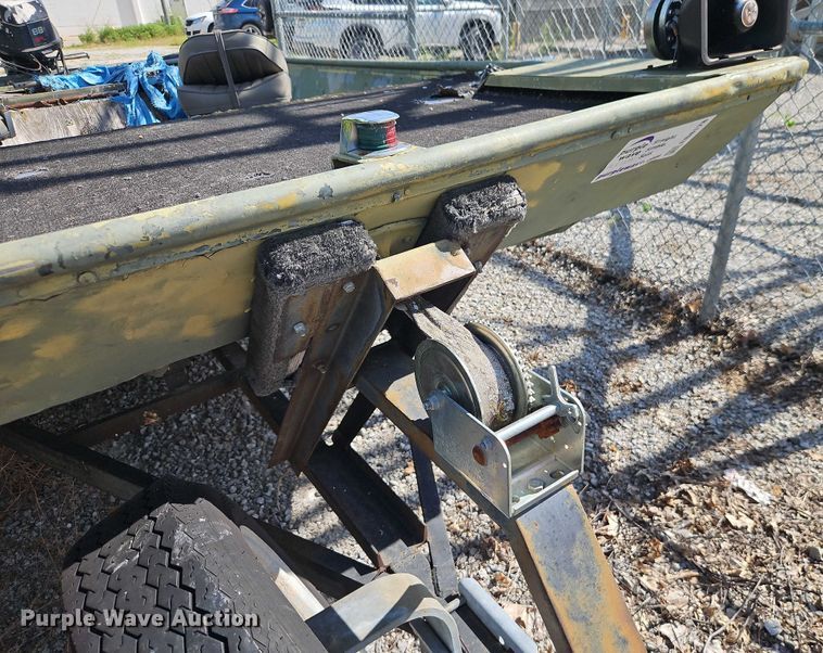 image for item EB8178 1987 Lowe  boat