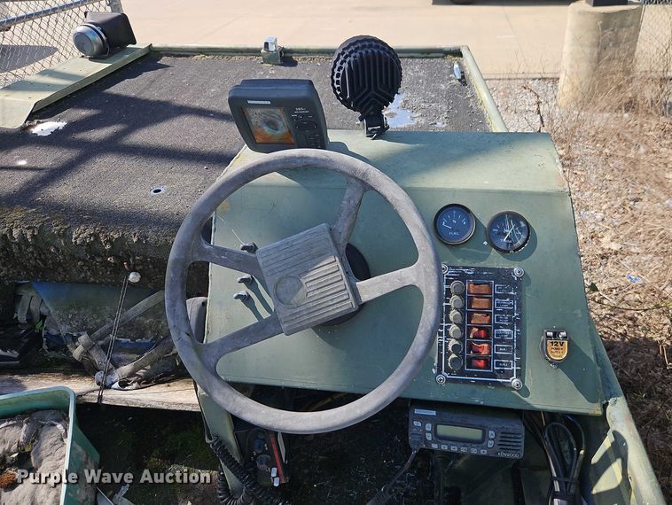 image for item EB8178 1987 Lowe  boat