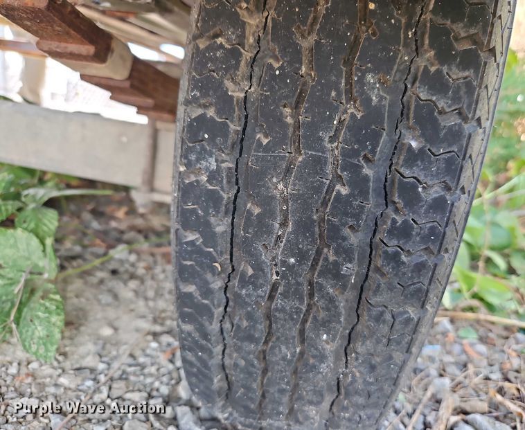 image for item EB8178 1987 Lowe  boat