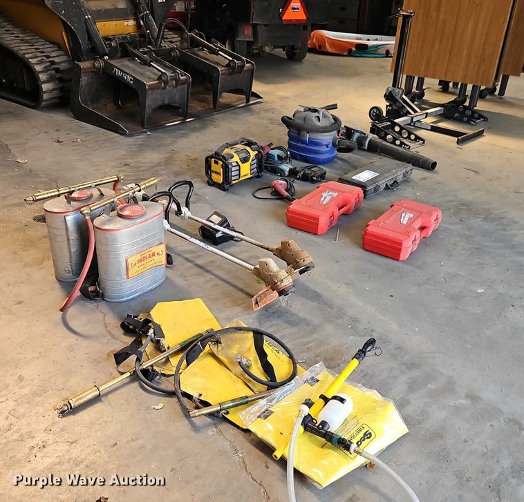 image for item EB8209 Tools