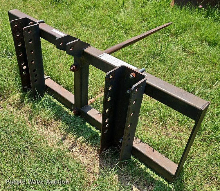 image for item EB8211 Three point bale spear