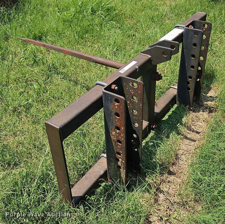 image for item EB8211 Three point bale spear