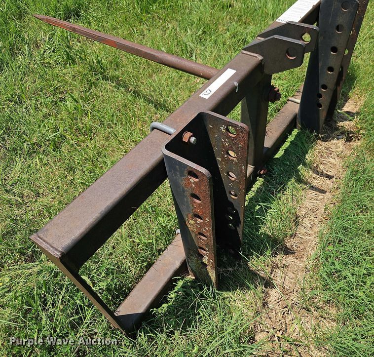 image for item EB8211 Three point bale spear