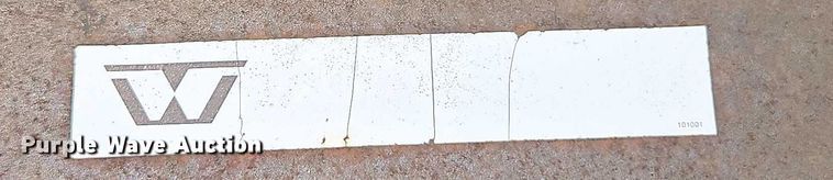 image for item EB8211 Three point bale spear