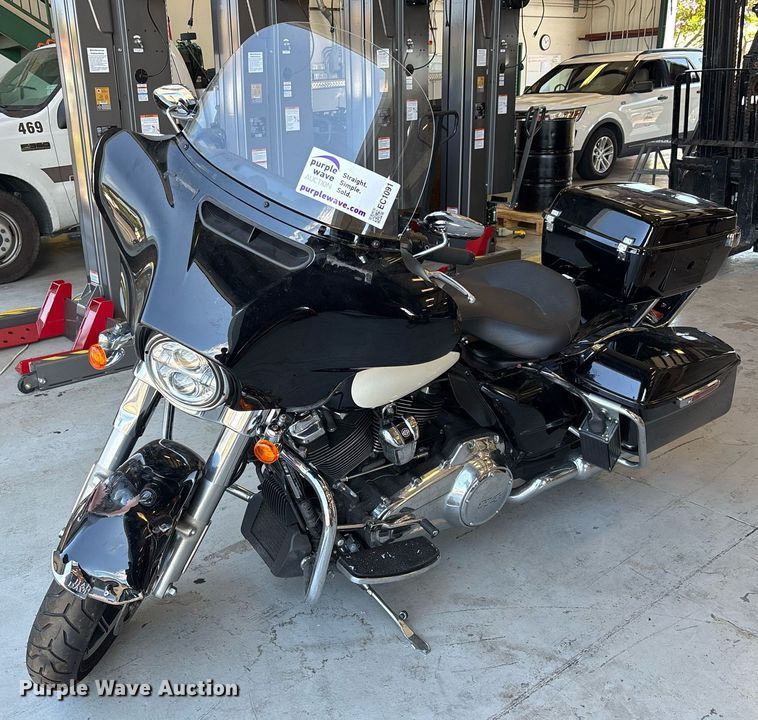 image for item EC1091 2020 Harley-Davidson Police Electra Glide motorcycle