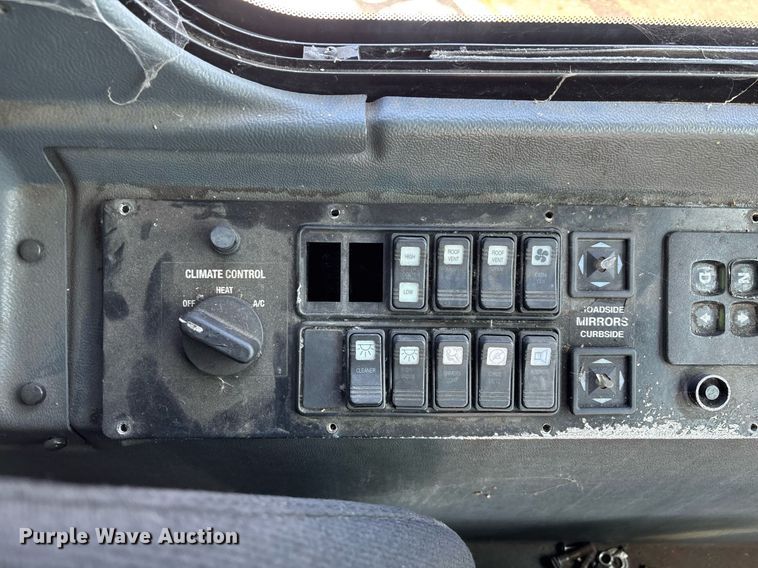 image for item EC1092 2008 Orion bus