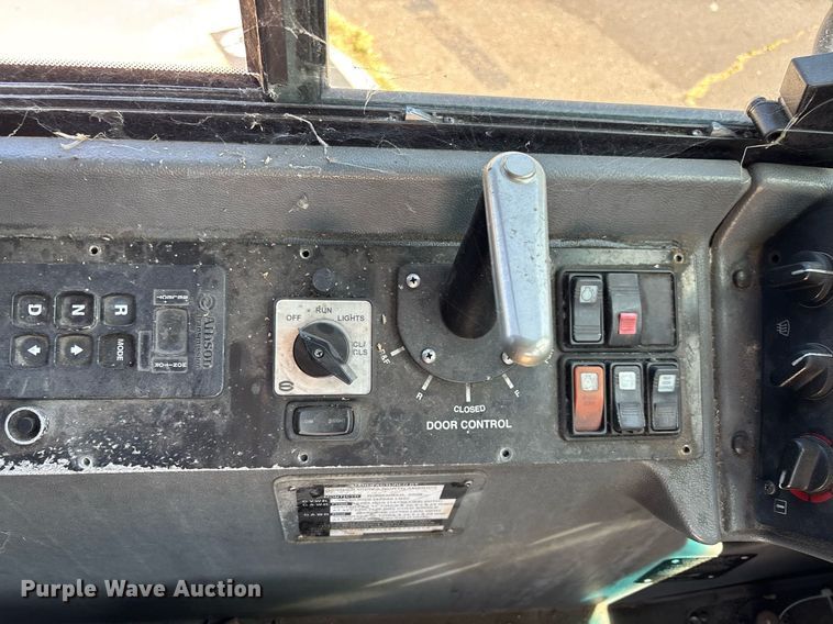 image for item EC1092 2008 Orion bus