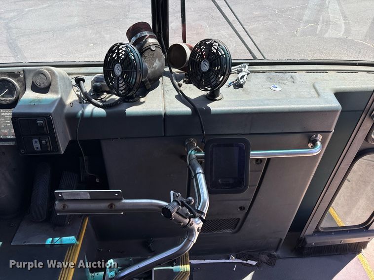 image for item EC1092 2008 Orion bus