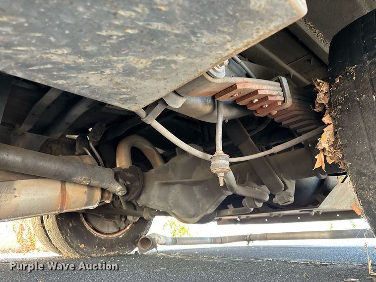 image for item EC1094 2009 Starcraft Ford E450 Super Duty shuttle bus