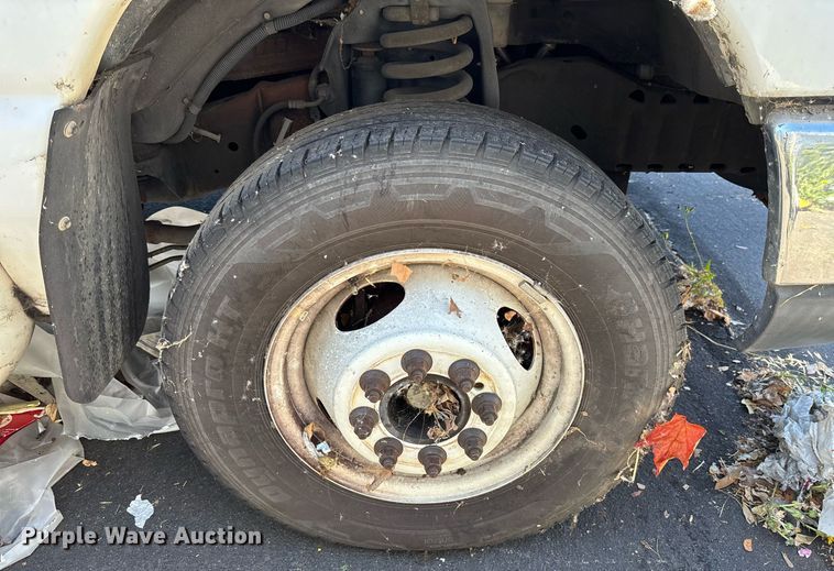 image for item EC1094 2009 Starcraft Ford E450 Super Duty shuttle bus