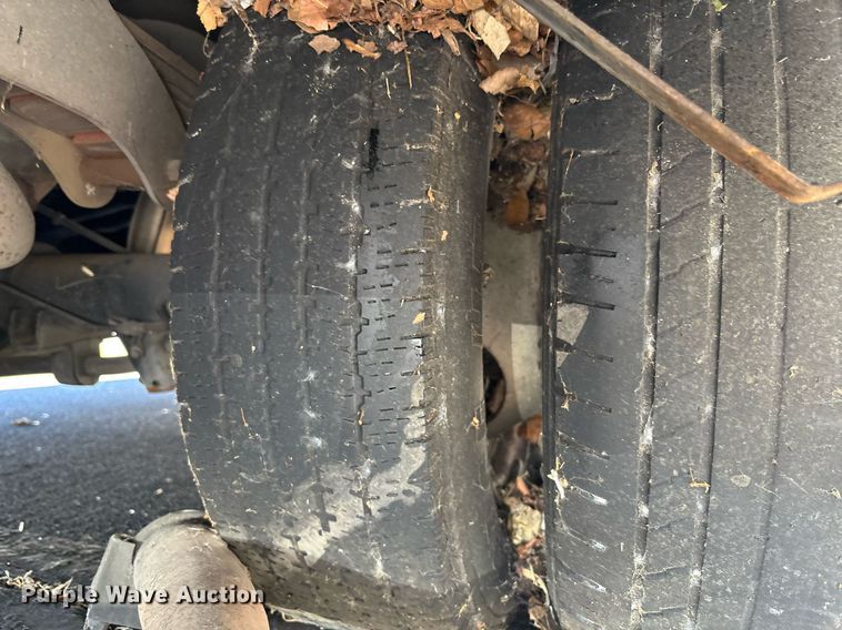 image for item EC1094 2009 Starcraft Ford E450 Super Duty shuttle bus