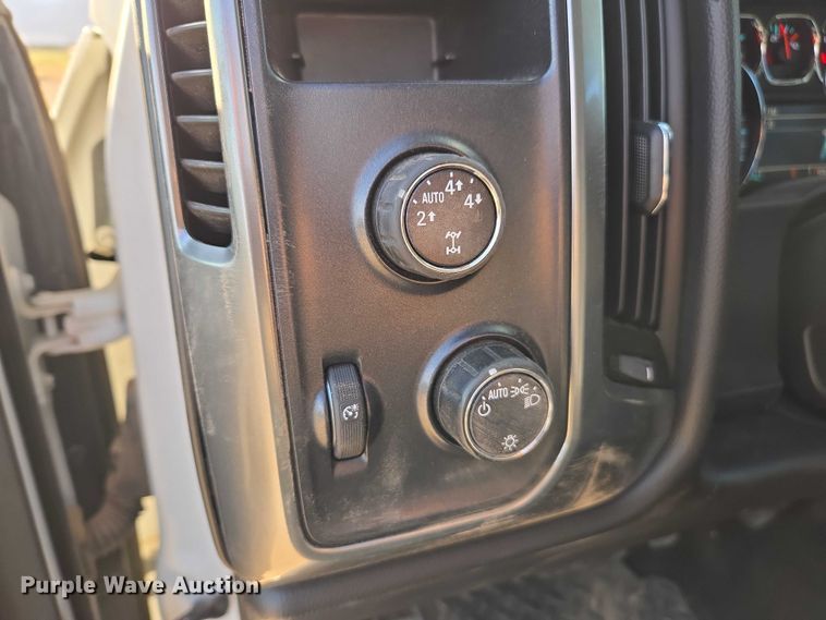 image for item EC3449 2015 Chevrolet Silverado 1500 Crew Cab pickup truck