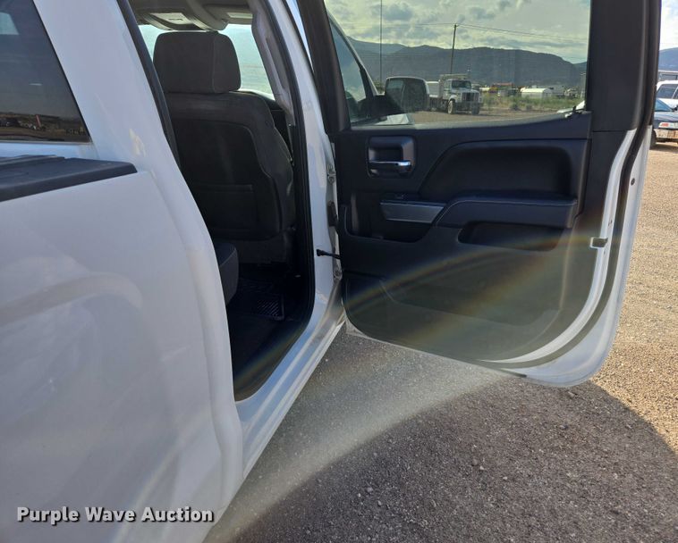 image for item EC3449 2015 Chevrolet Silverado 1500 Crew Cab pickup truck