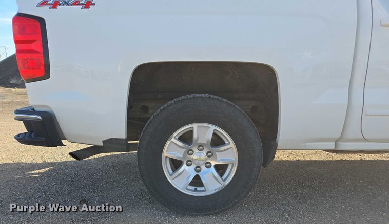 image for item EC3449 2015 Chevrolet Silverado 1500 Crew Cab pickup truck